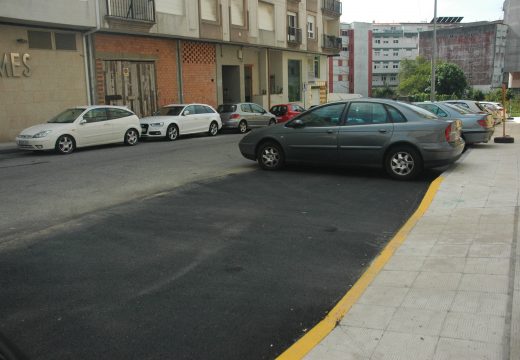 Unha actuación permitiu acondicionar 251 metros cadrados para aparcamento en batería na rúa Agustín Fernández Oujo